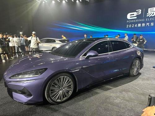 腾势z9三厢版最新爆料,豪华科技，引领未来出行潮流  第3张